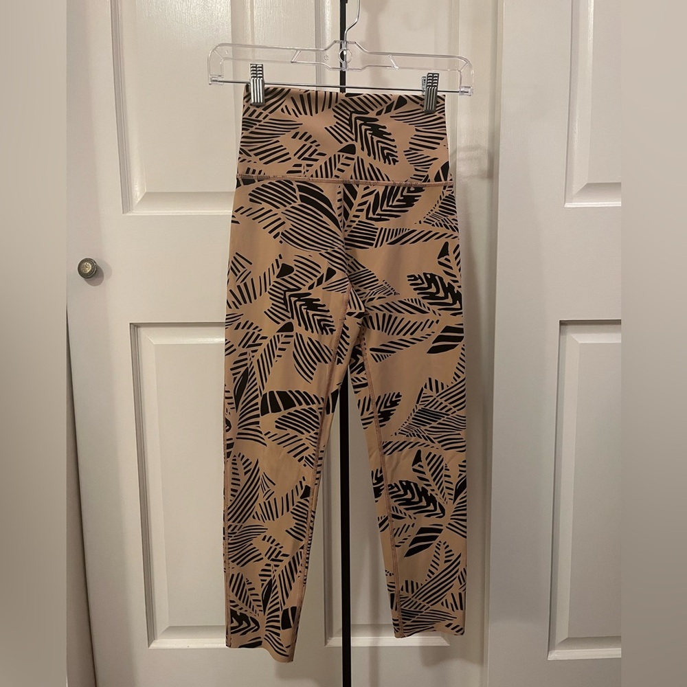 Aerie Black Leaf Print Yoga Pants